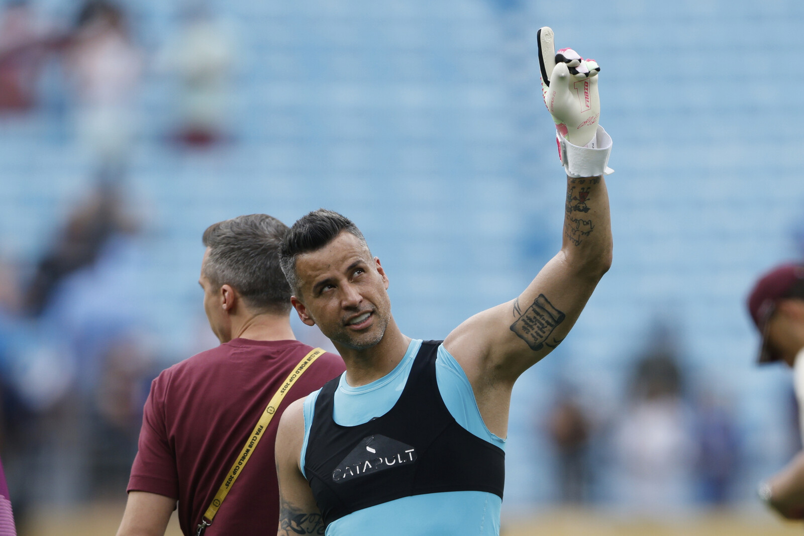 Fluminense's Fabio Sets World Record for Most Football Matches Played