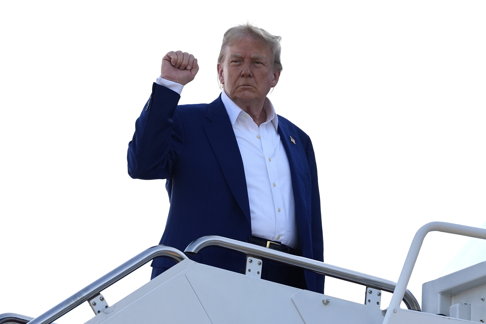 Trump Arrives in Europe for NATO Summit and Royal Stay