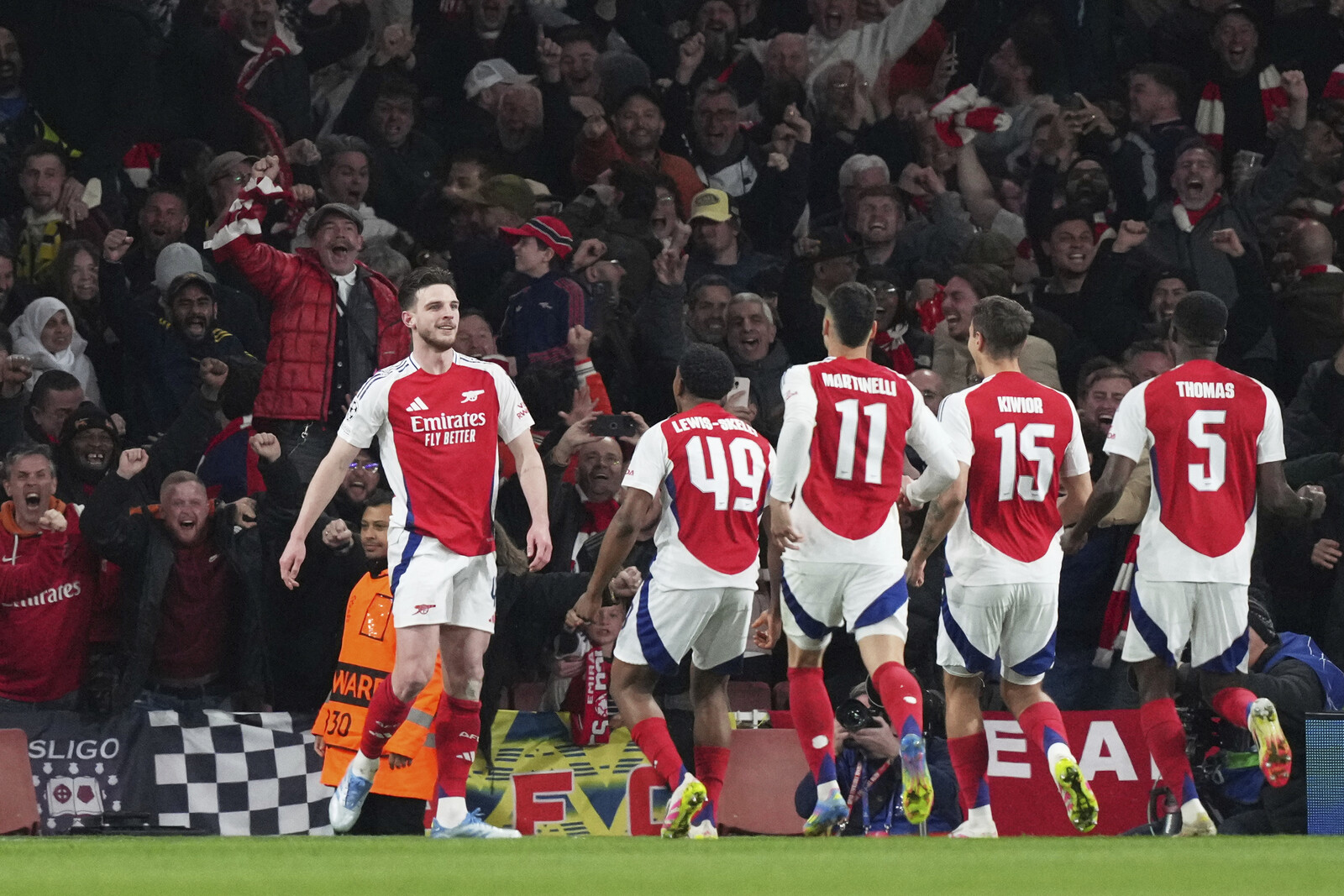 Declan Rice's Free Kick Brilliance Secures Arsenal's 3-0 Win Over Real Madrid