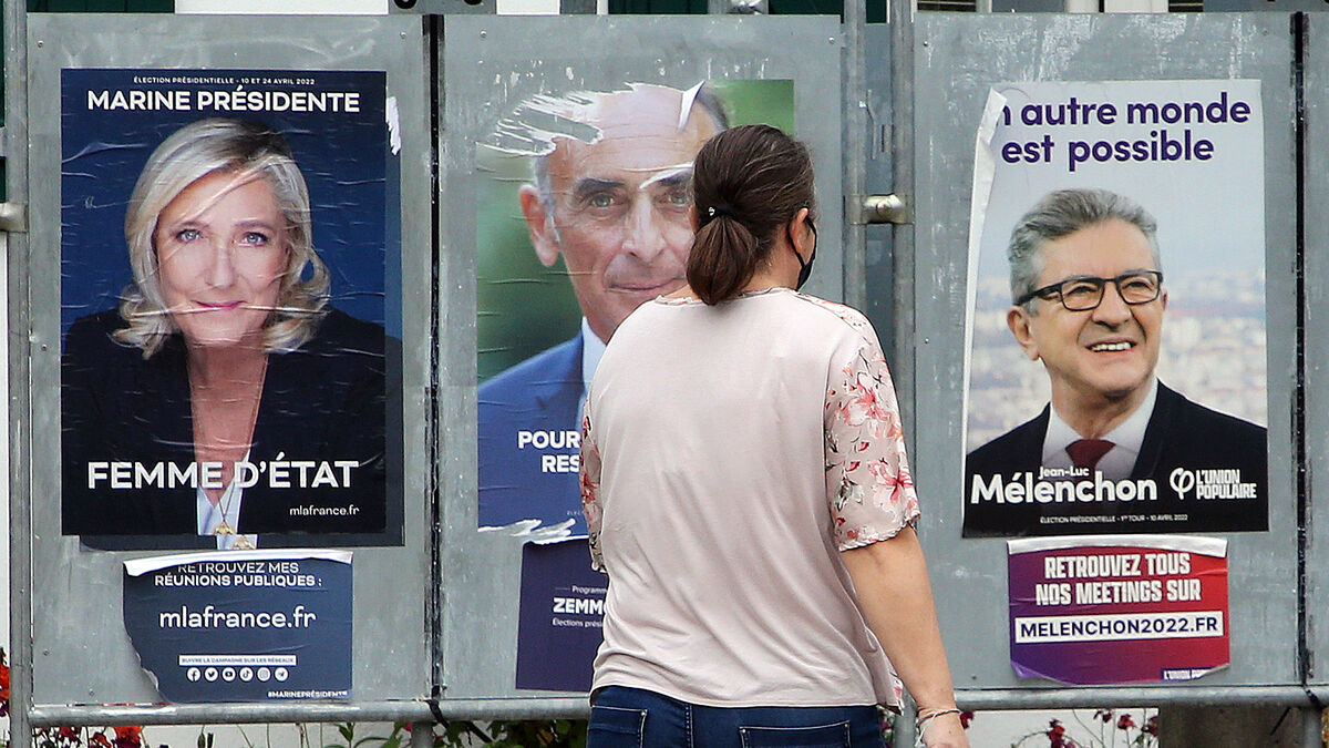 France election race pits Le