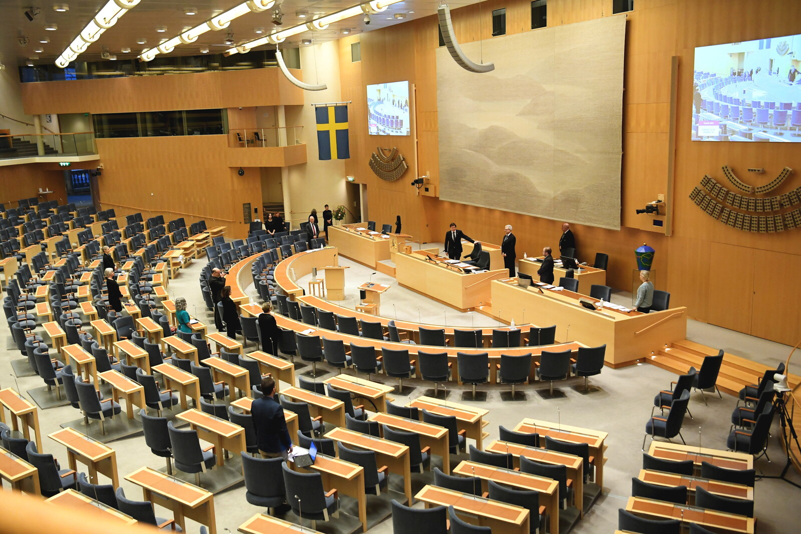 Few Ministers Report Conflicts of Interest Despite Shareholdings