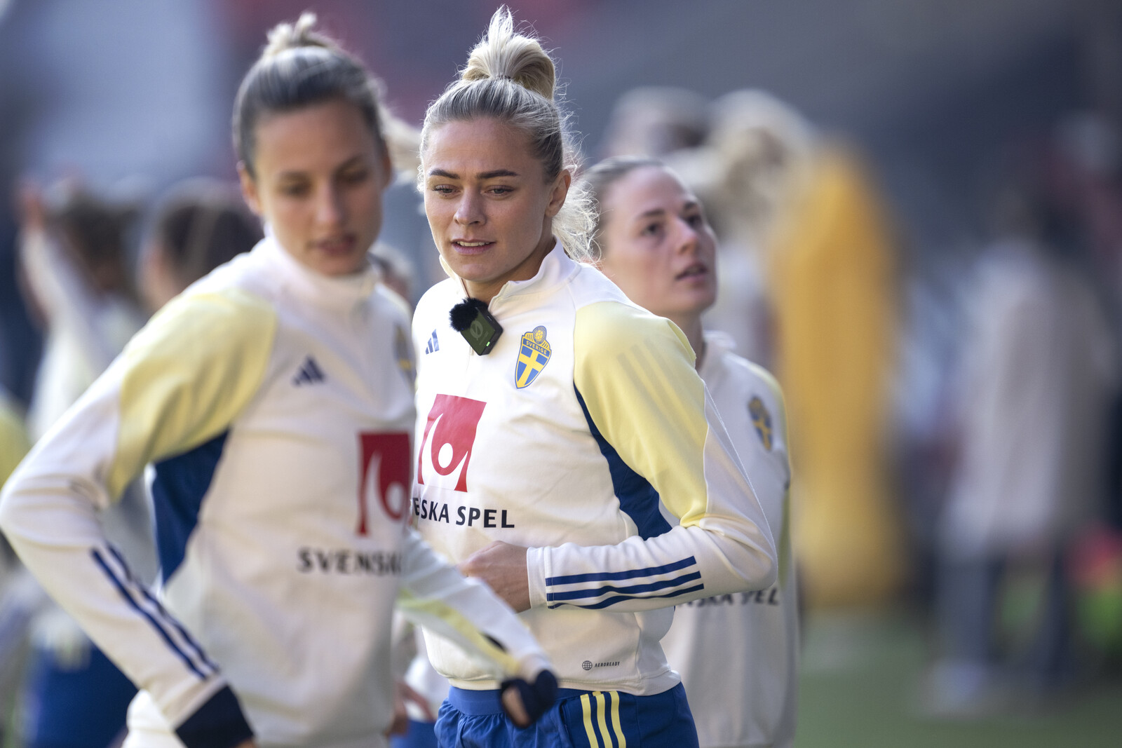 Rolfö back - starts as