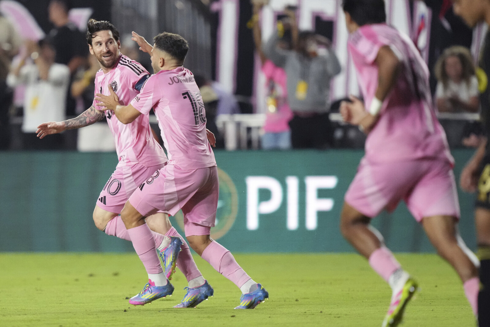 Messi's Double Sends Inter Miami to Concacaf Semifinals