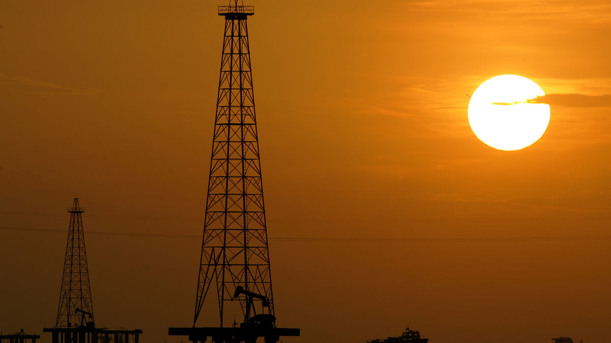 Oil giants Exxon and Chevron