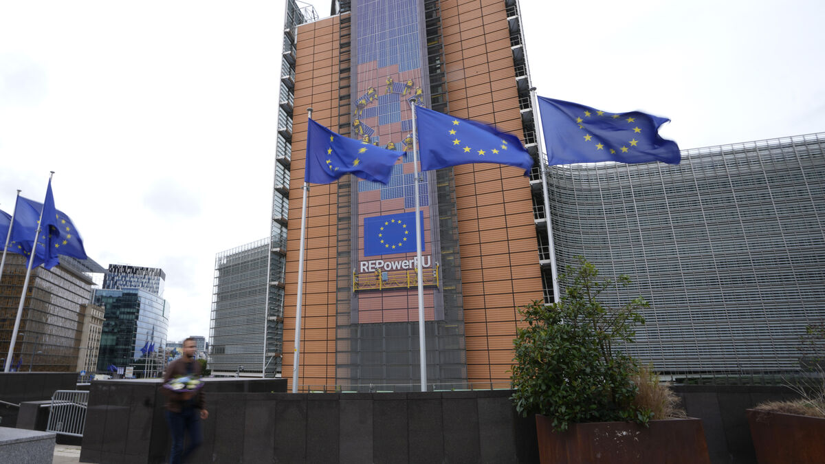 Belgian police raid the European