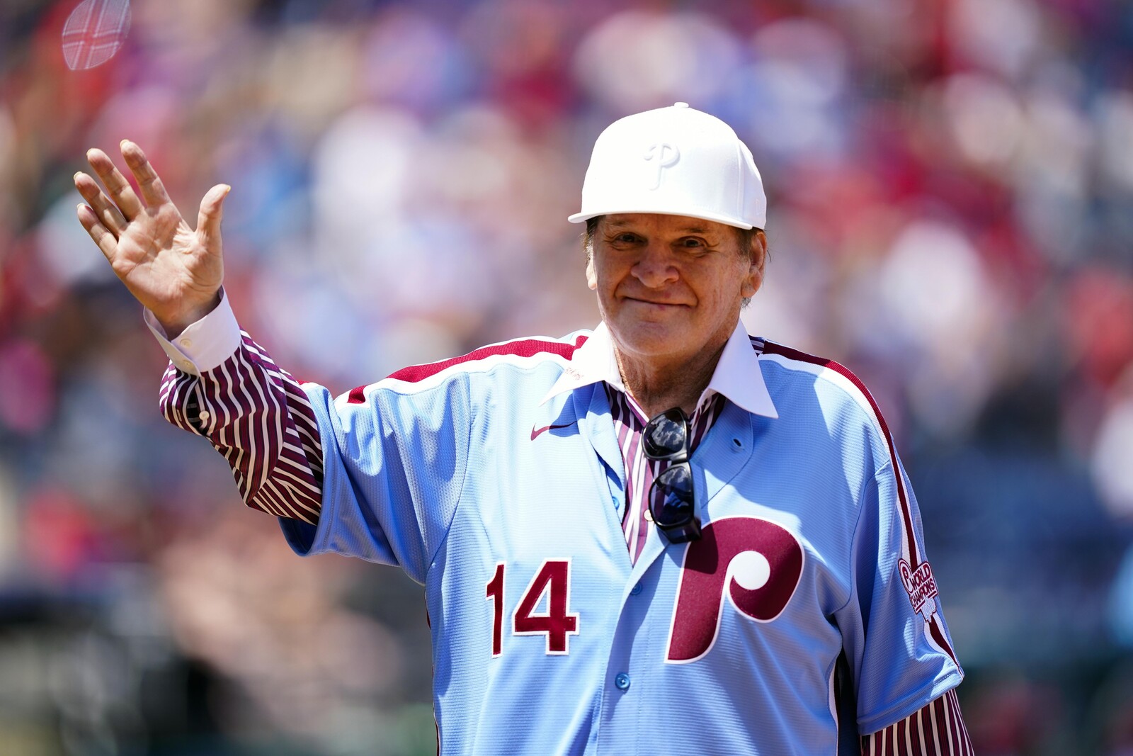 Trump wants to pardon scandal-ridden baseball icon