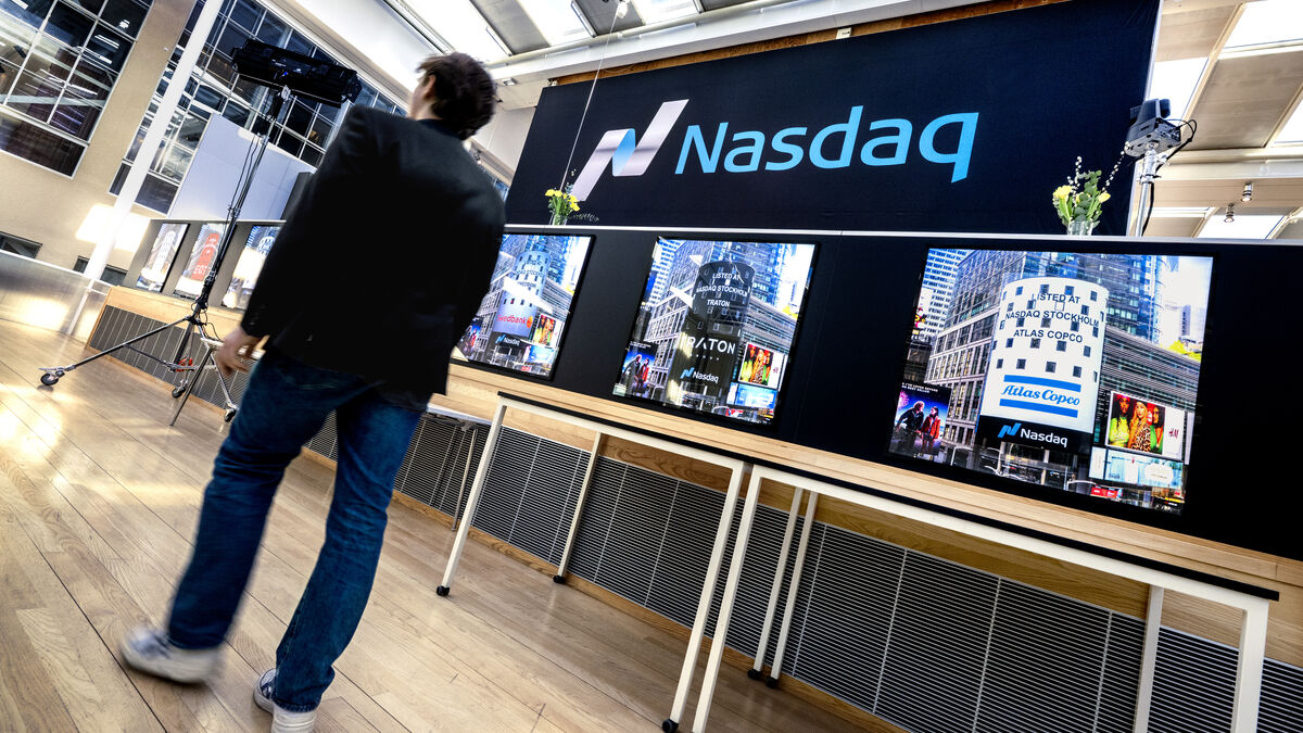 Stock market closes in the red after Trump's statement