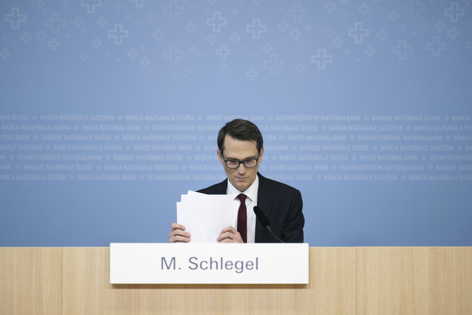Switzerland Cuts Interest Rate to 0 Percent
