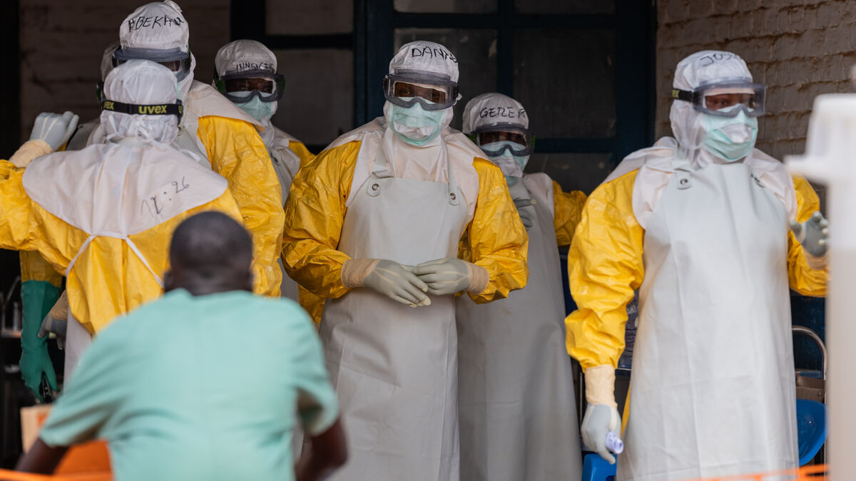 WHO: Nearly 500 confirmed Ebola