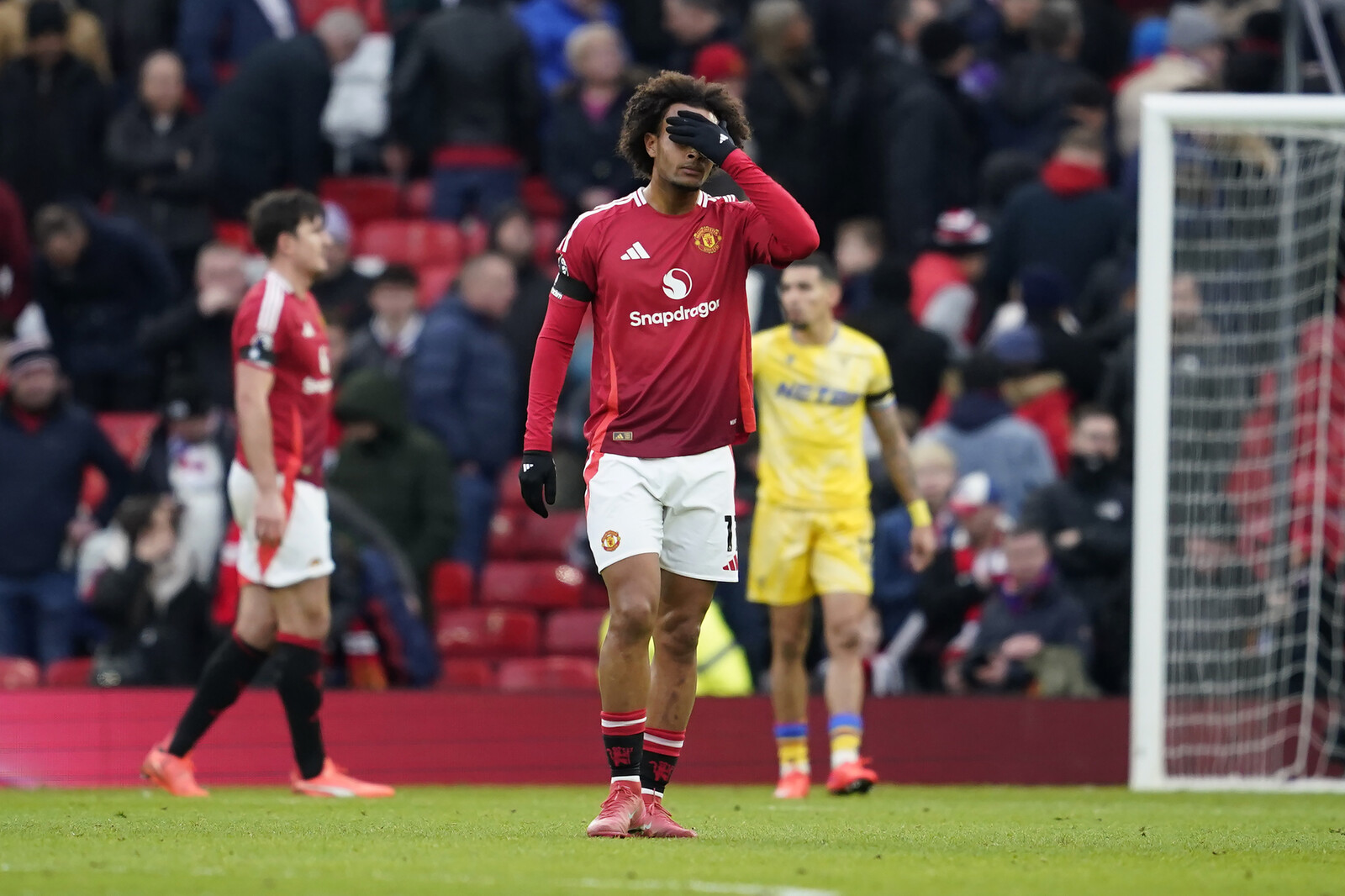 Man United Fans Urged to Wear Black in Protest: Is the Club in Crisis?