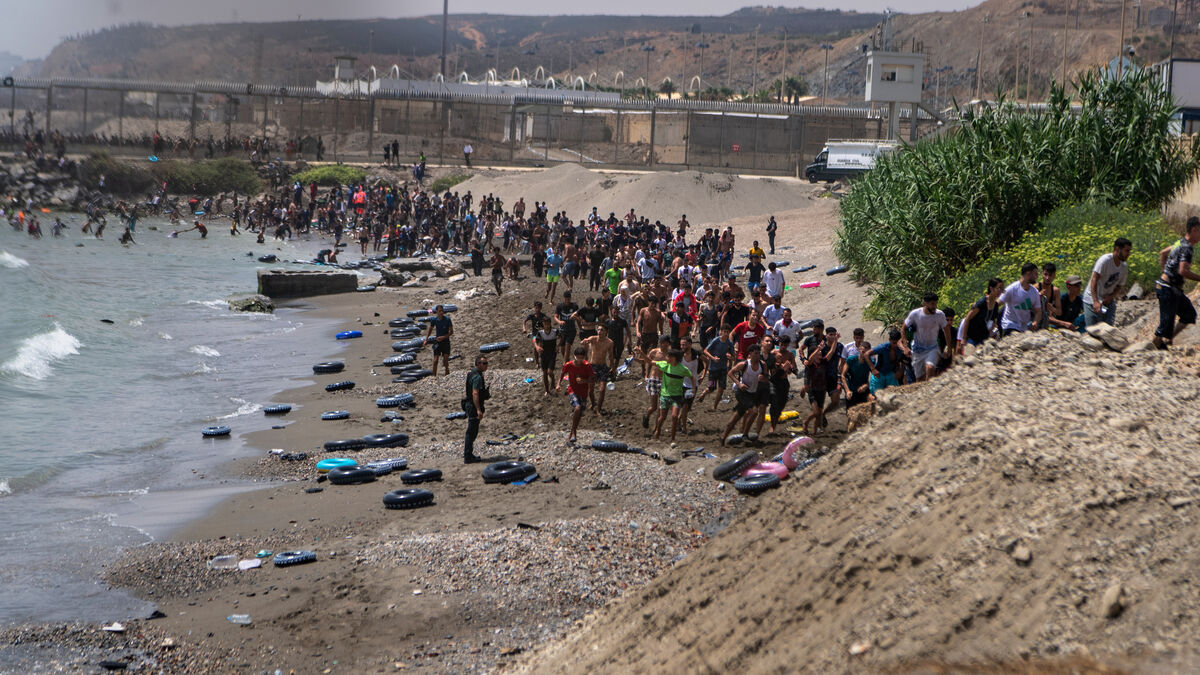 Spain sends military to Ceuta