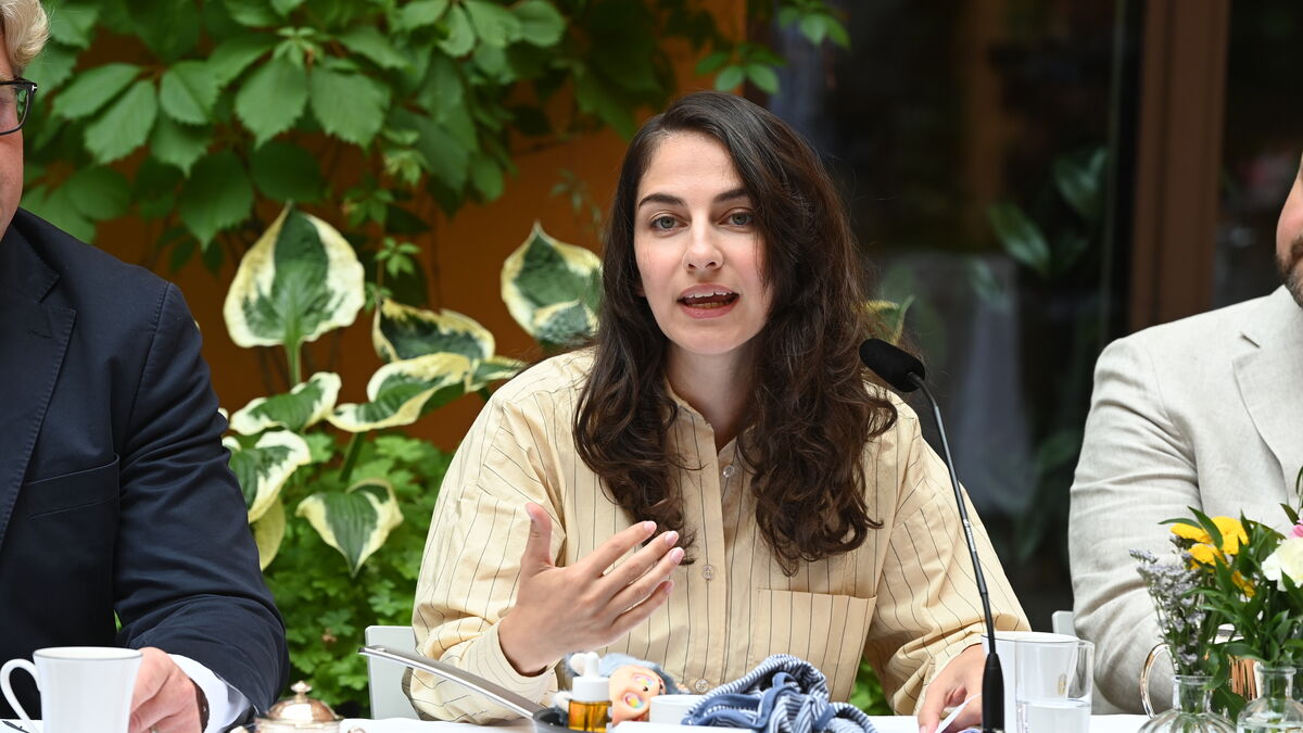 Government proposes PFAS ban on clothing, shoes and cosmetics