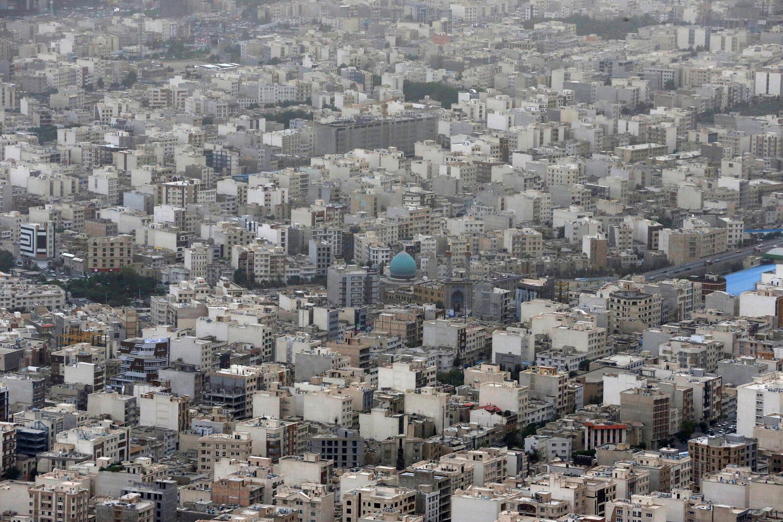 Tehran Closes Offices and Banks