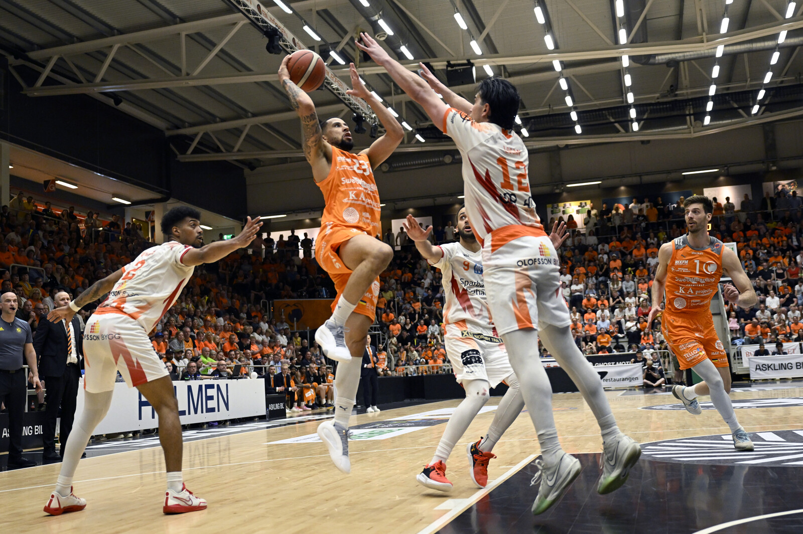 Norrköping Takes Lead in Basketball Finals with Win Over Borås