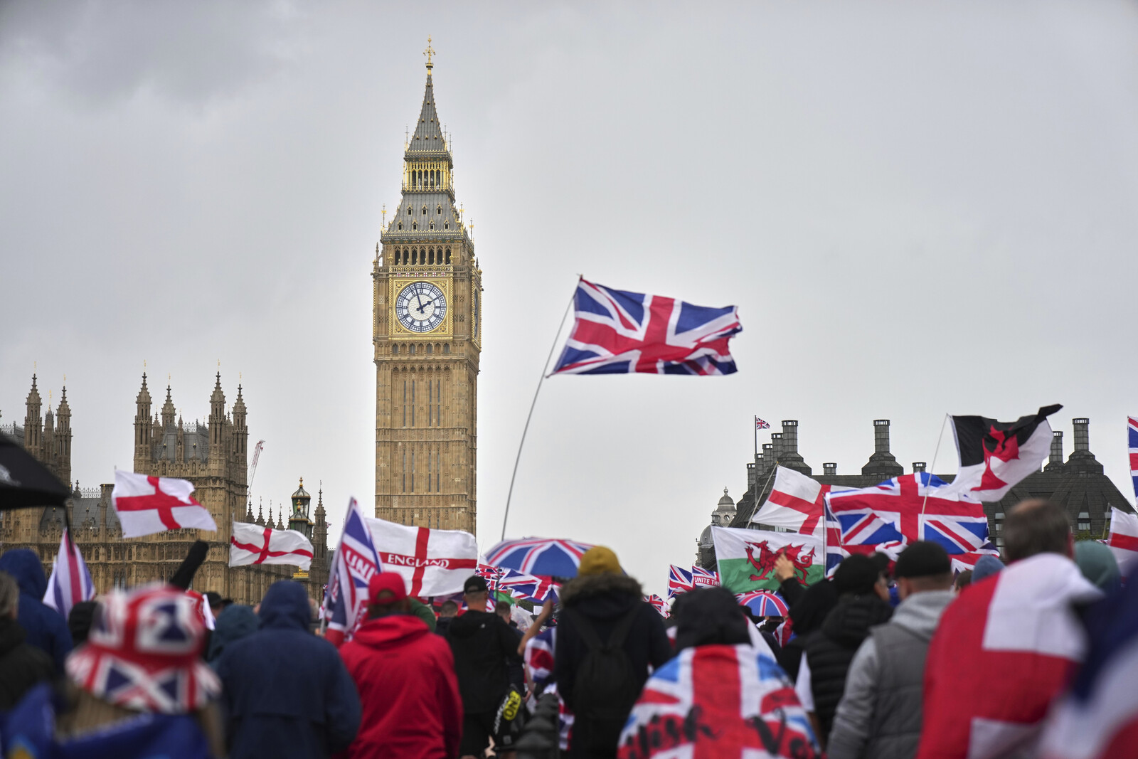 Musk Joins Right-Wing Extremist Rally in London via Video Link