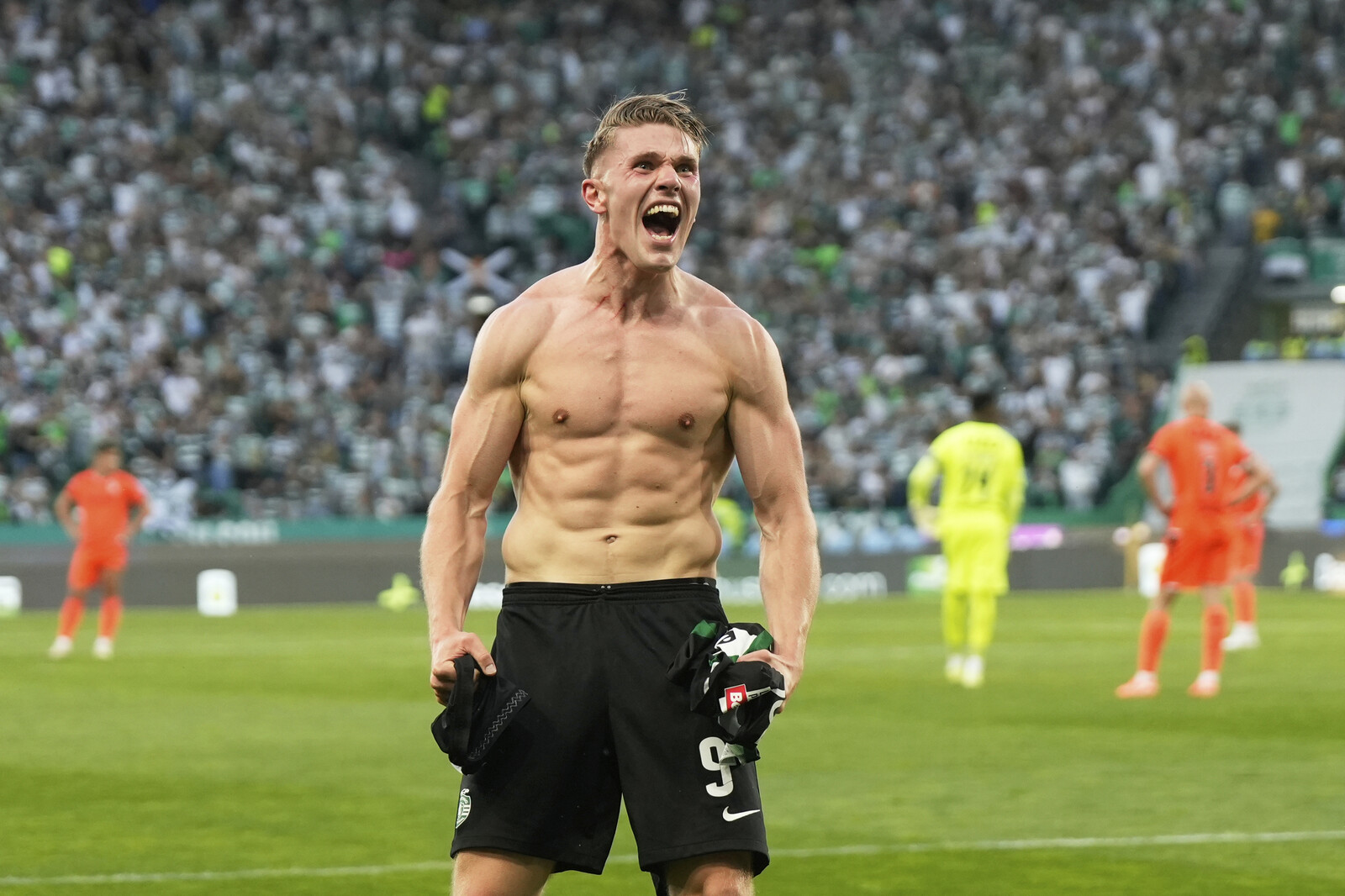 Viktor Gyökeres Leads Sporting Lisbon to Portuguese League Title