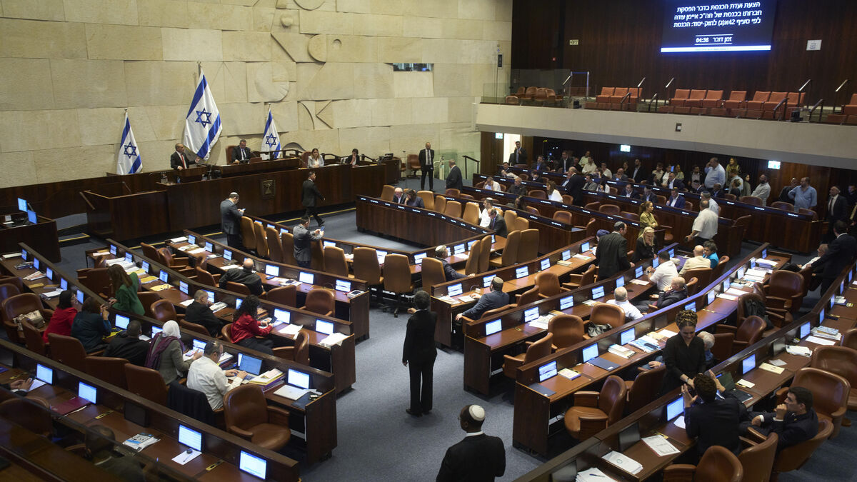 Netanyahu's coalition seeks to dissolve the Knesset