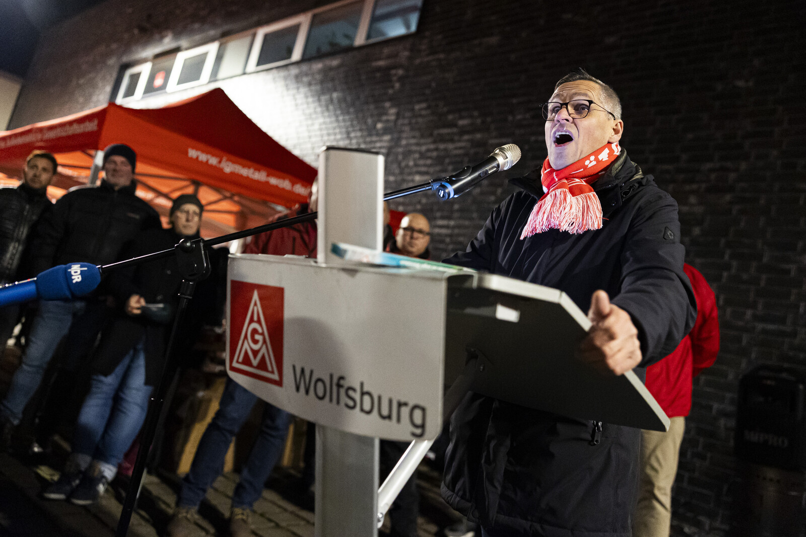 Metal Workers Union Forces VW with Major Strike