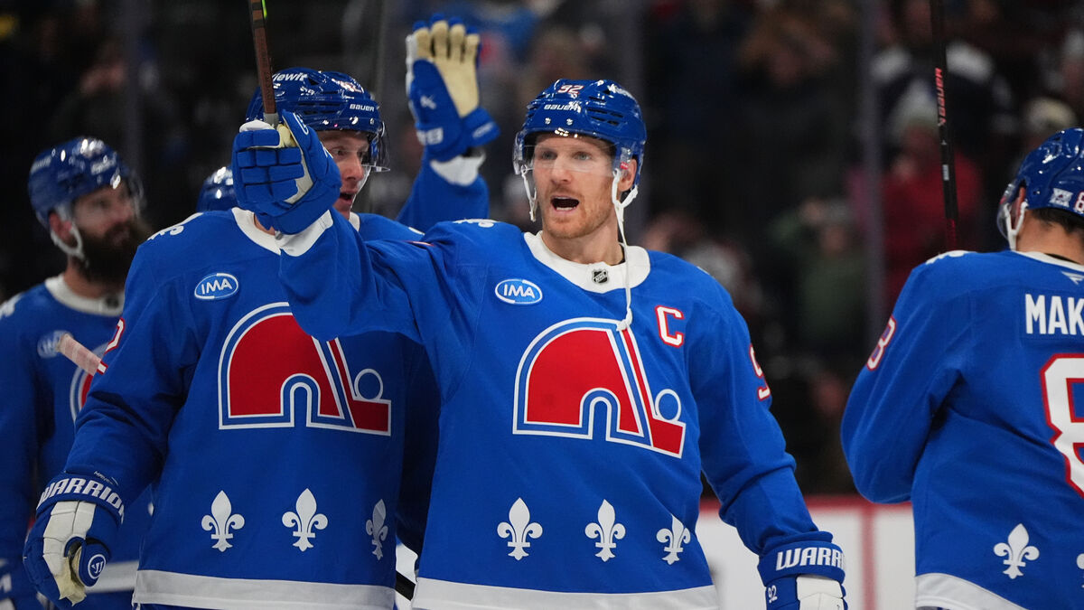 Landeskog double-scorer in Colorado's crushing
