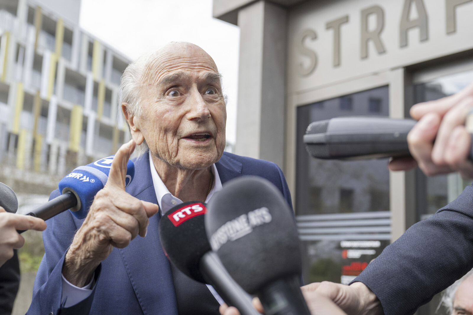 Swiss Prosecutors Drop Case Against Blatter and Platini