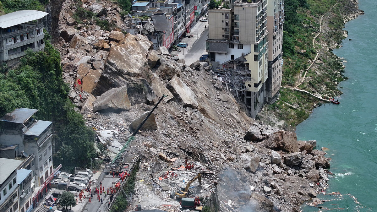 At least eight dead, 34