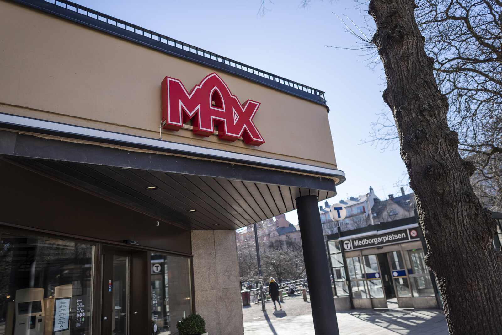 Max calls for crisis meeting after revelations
