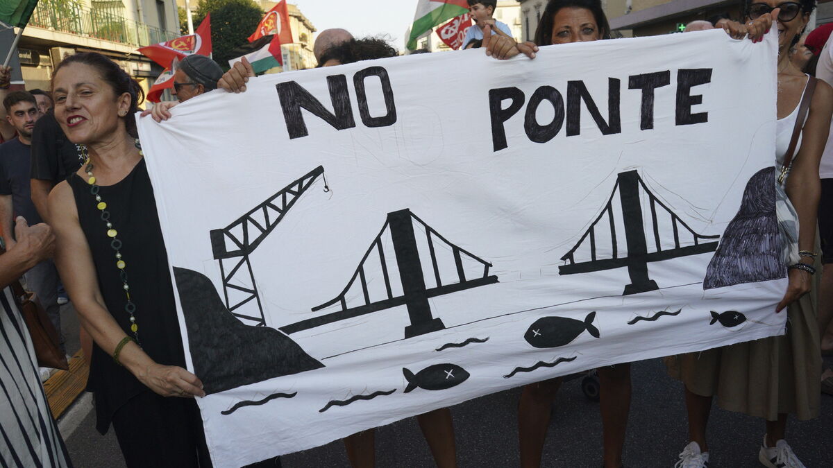 Bridge to Sicily halted in Italian court