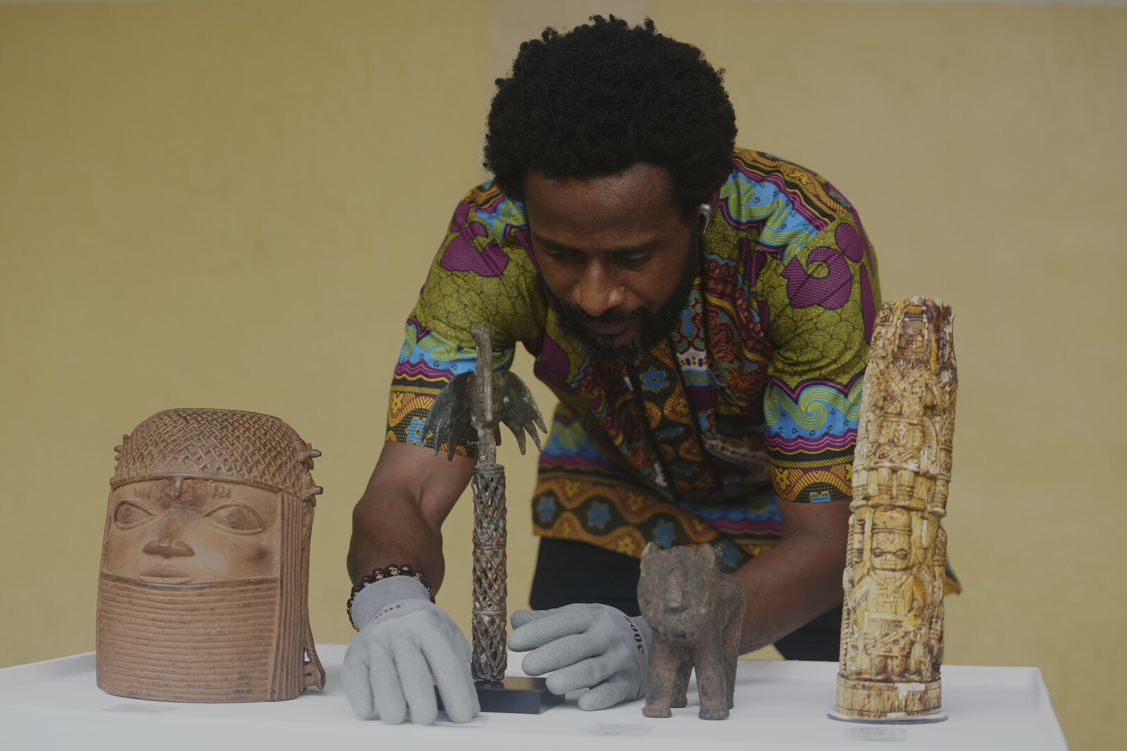 Netherlands Returns 119 Stolen Benin