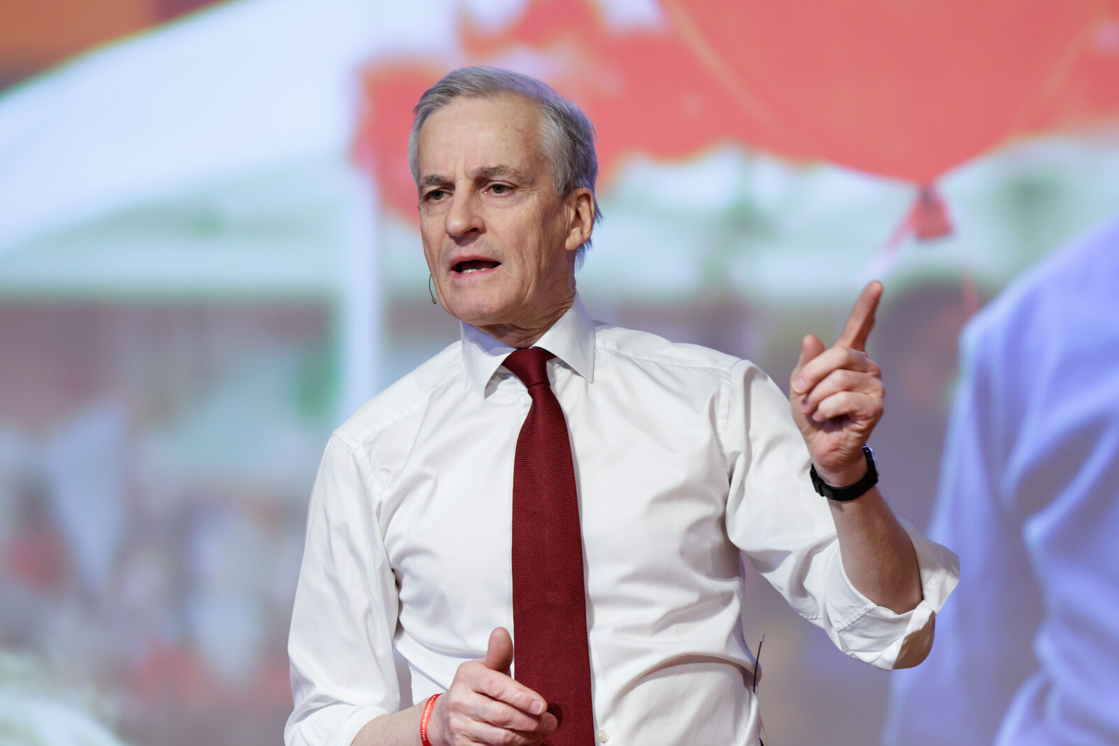 Støre Leads as Norwegian Election