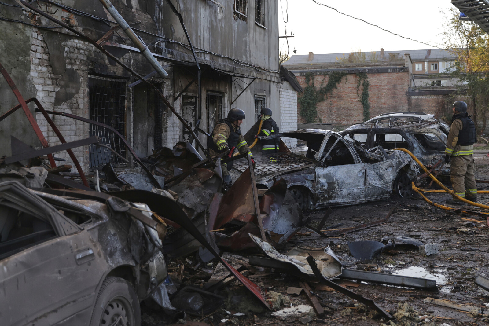 Russian Airstrikes on Zaporizhzhia Kill Several, Reports Say