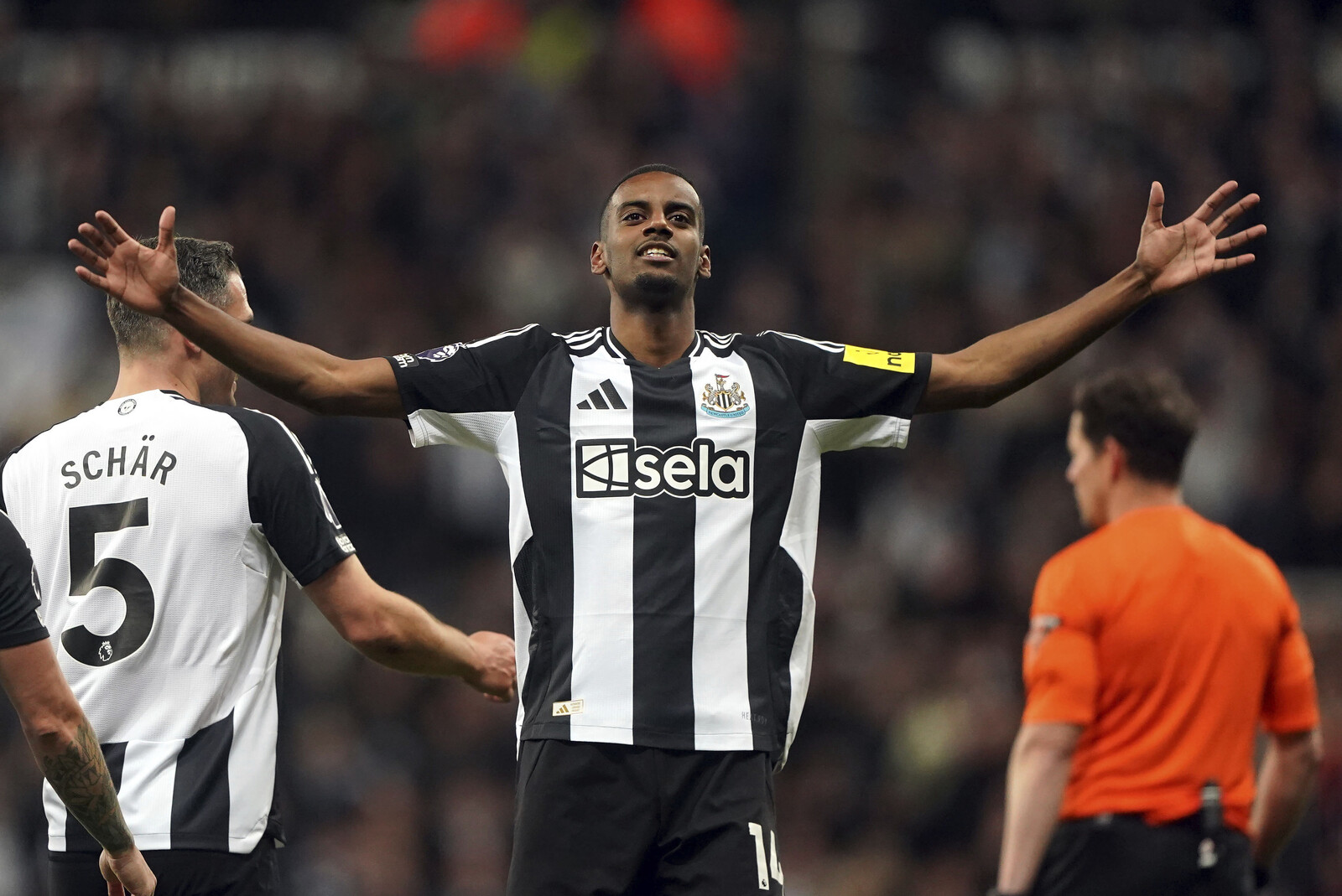 Isak Scores 21st Goal, Tied for Second in Premier League Scoring Chart