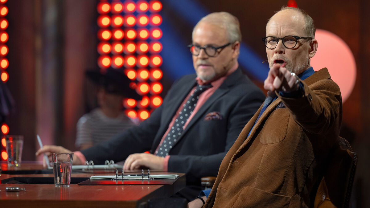 TV top: "On the track" number one