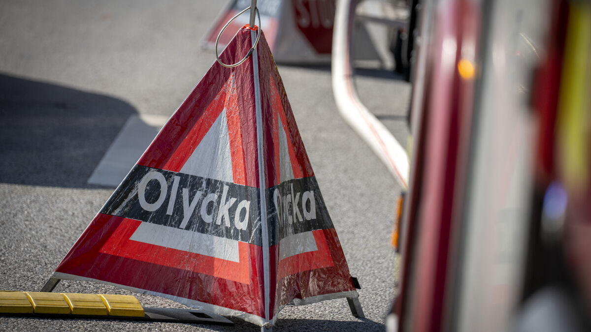 School Taxi and Car Collision in Umeå Leaves Two Seriously Injured