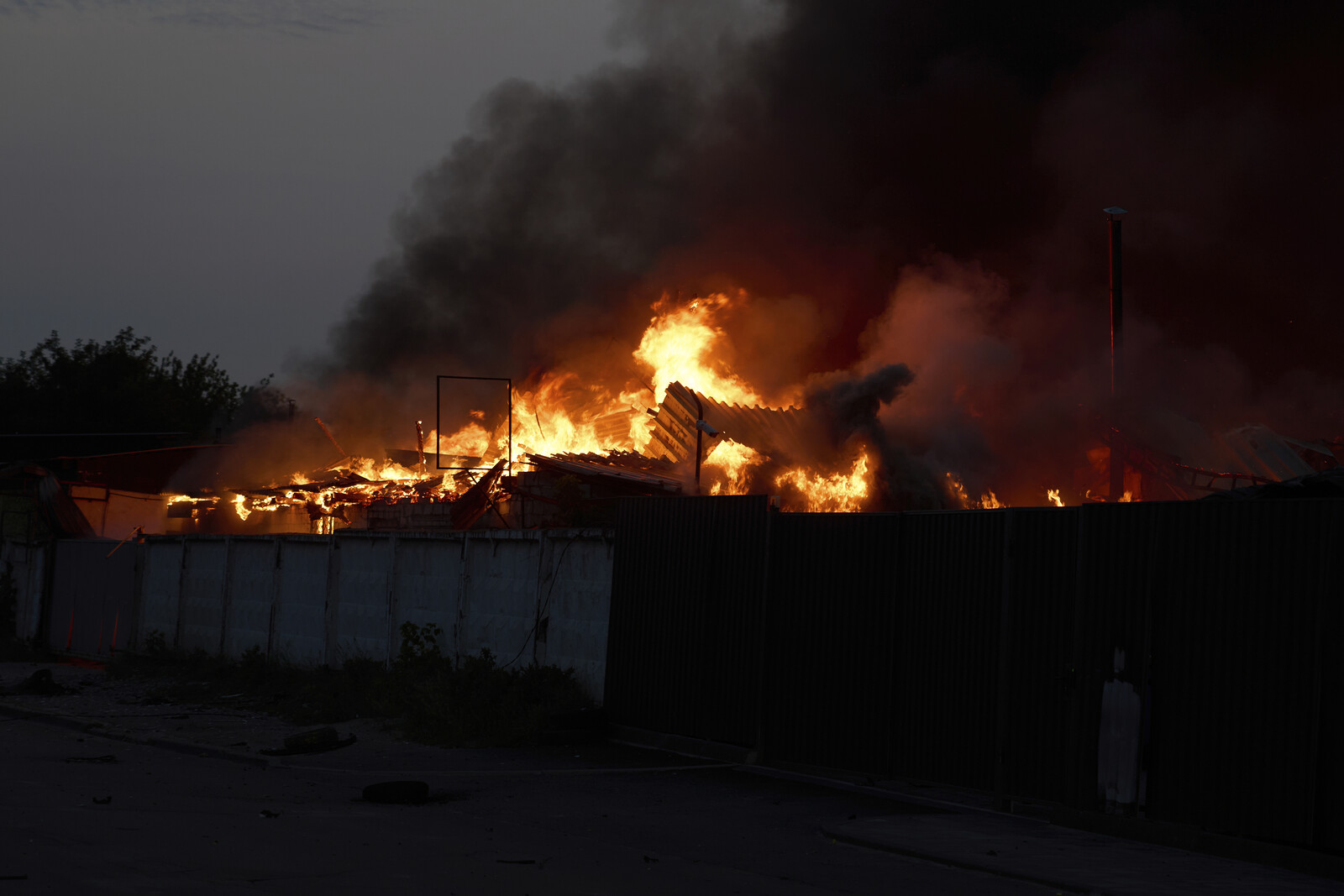Drone Attacks on Kyiv and Odessa Leave Three Dead in Ukraine