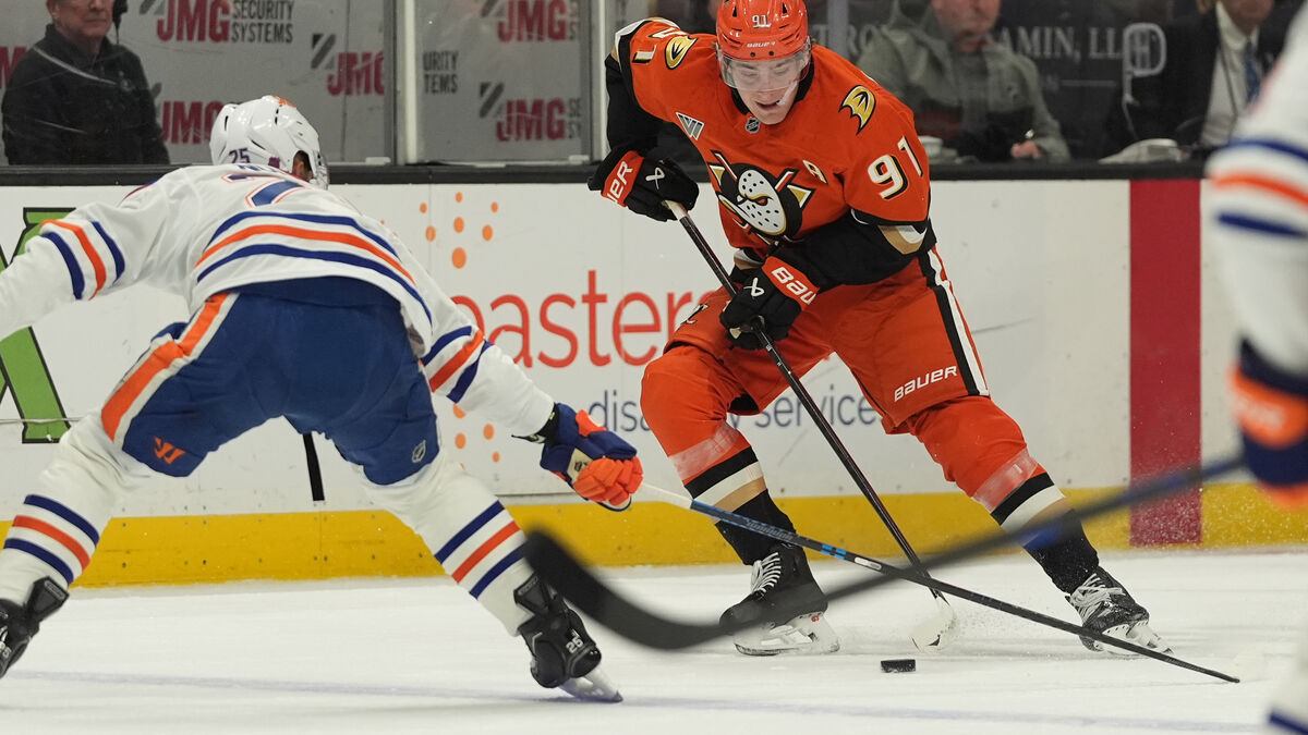 Carlsson's dream comeback helps Anaheim beat Edmonton 6–5