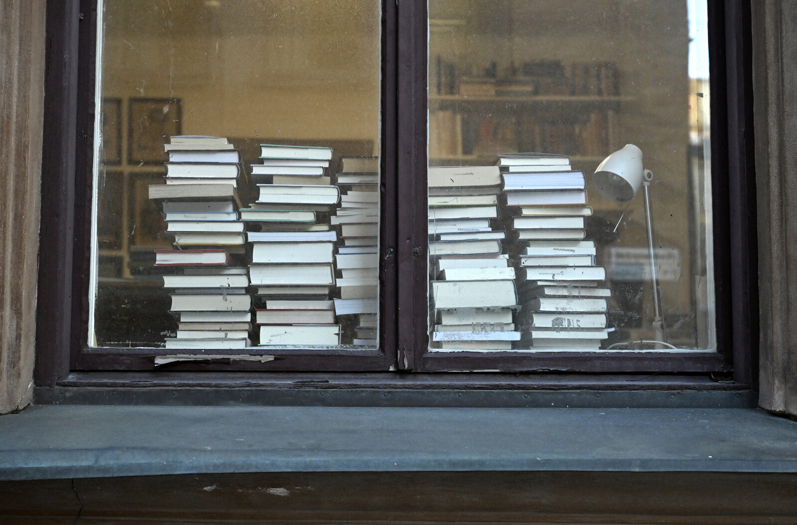 Danish Hoi Publishing Faces Bankruptcy Request from Writers' Association