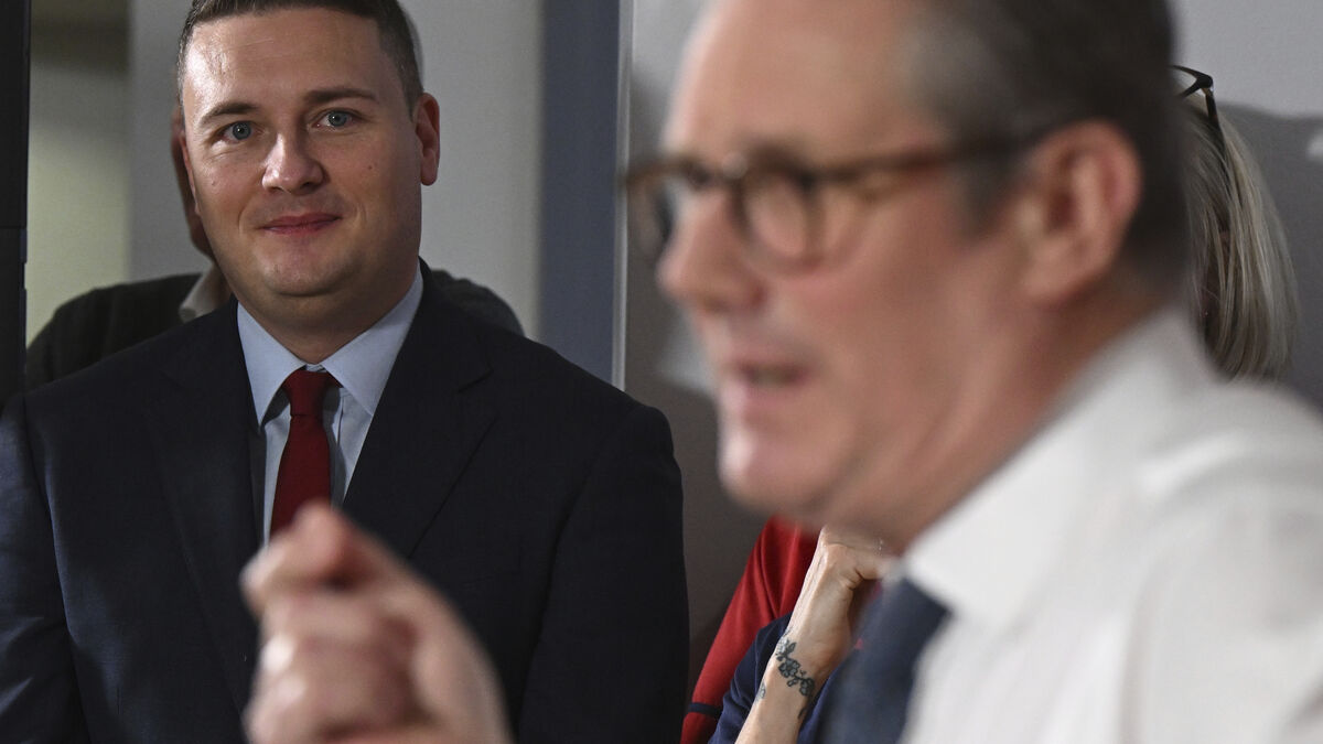 Wes Streeting, pointed out as Starmer's challenger, to meet Starmer