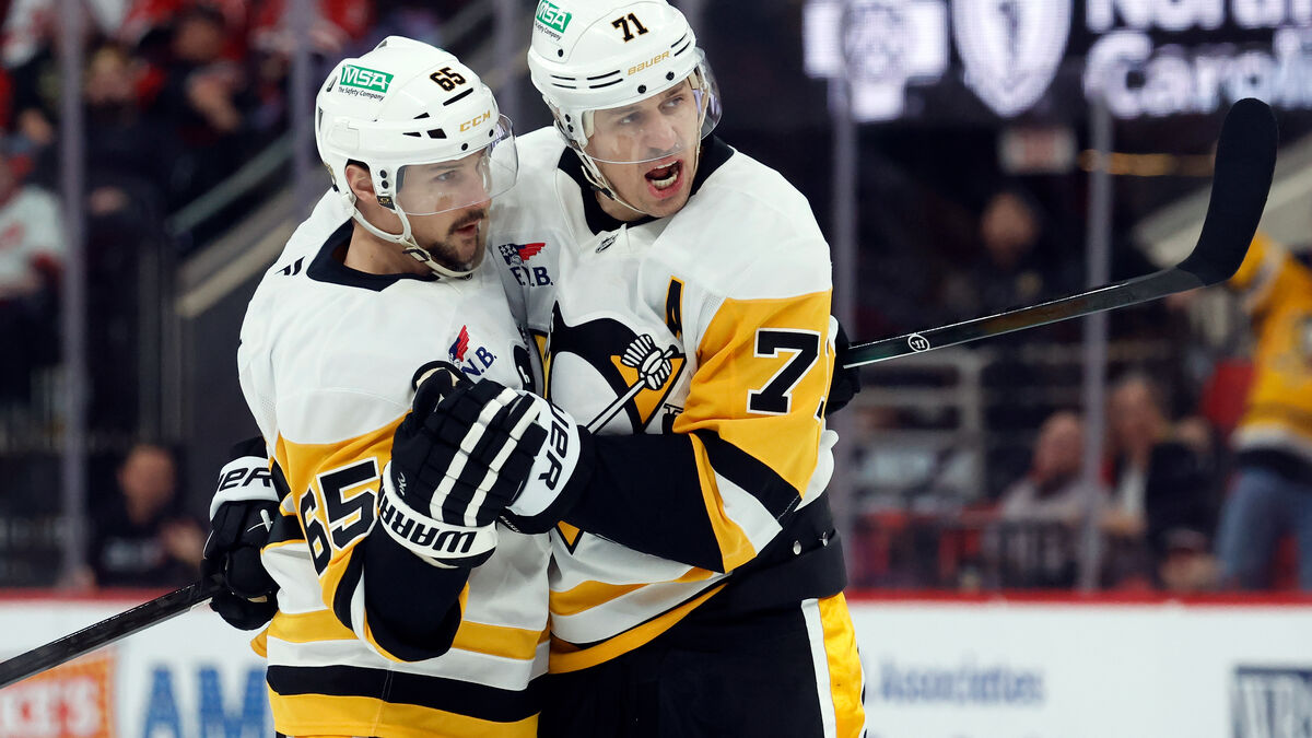 Erik Karlsson continues to rack
