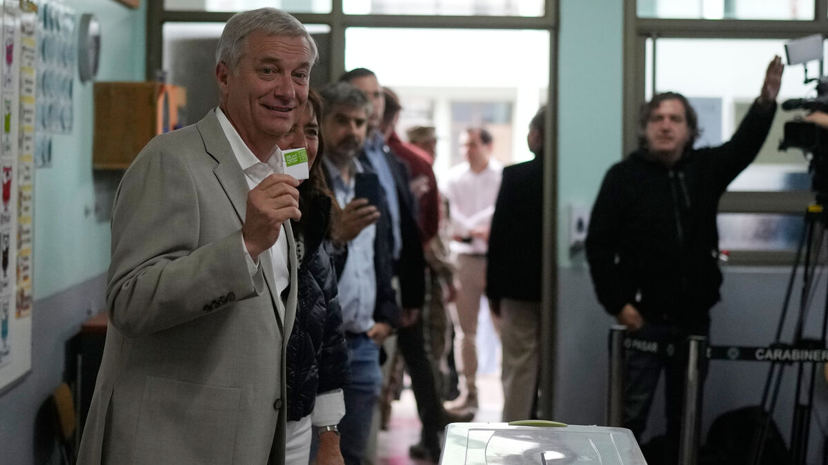Ultra-conservative Kast wins election in Chile