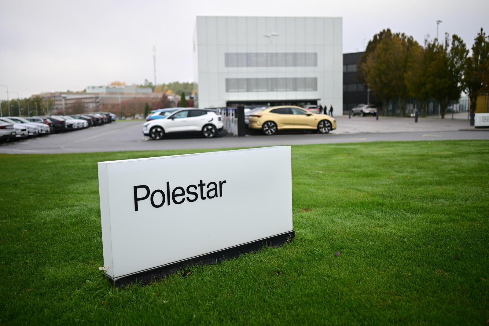 Polestar Faces $739 Million Write-Down Amid US Tariffs and Weak Demand