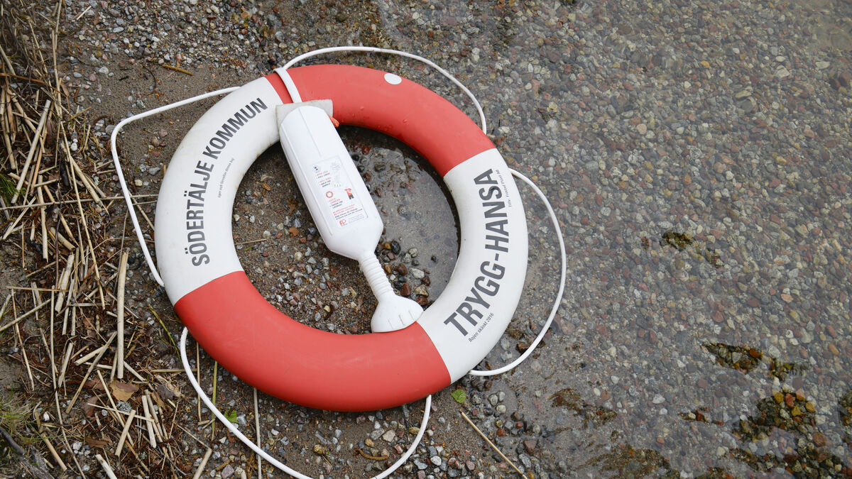 85-year-old man dies after drowning