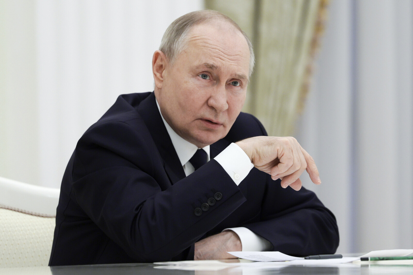 Russia introduces trade barriers against China