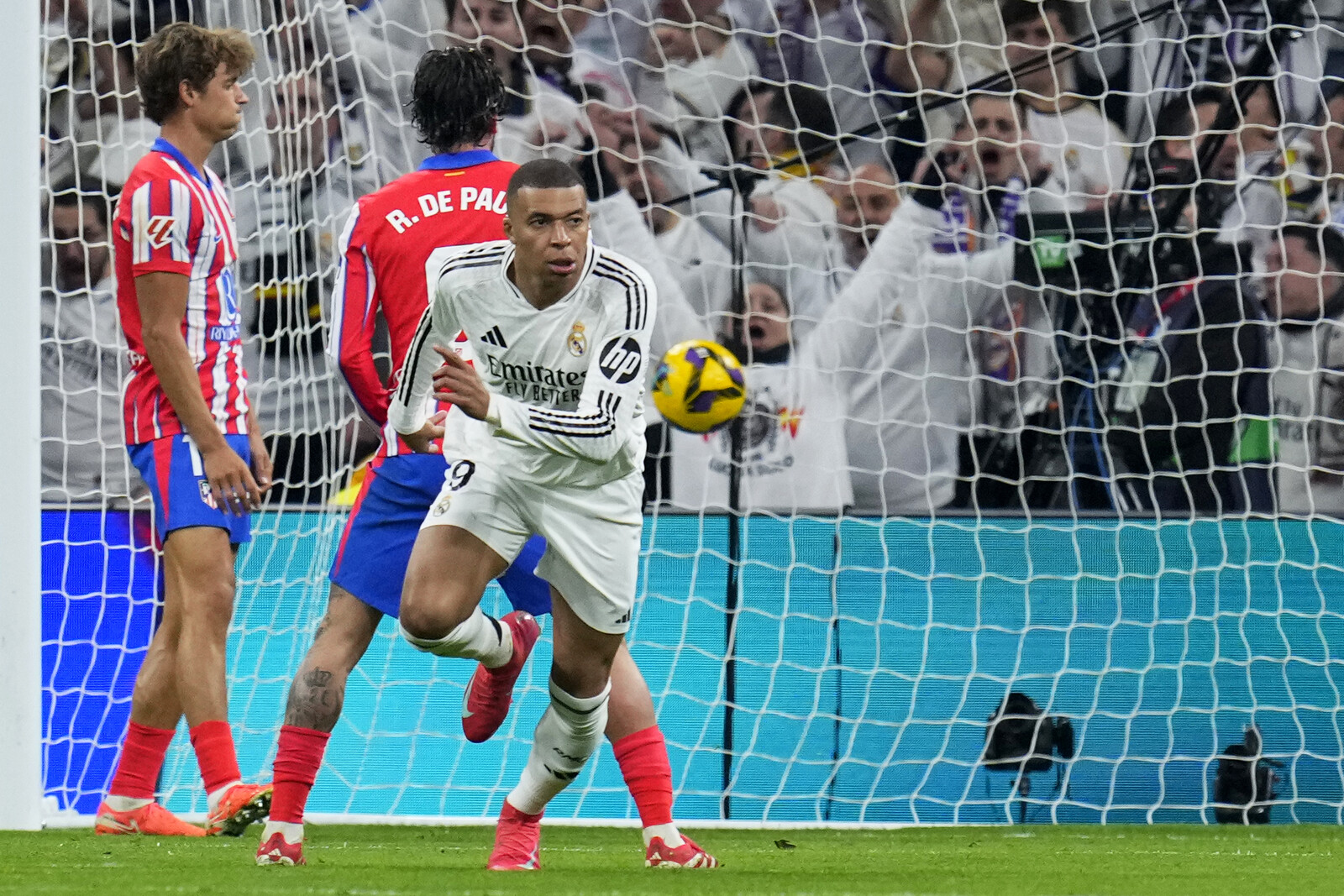 No winner in the Madrid derby – opens up for Barça
