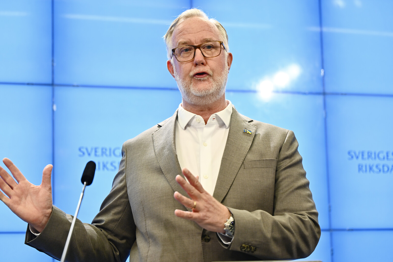 Johan Pehrson's Role in Decisions Linked to Wife's Hydrogen Industry