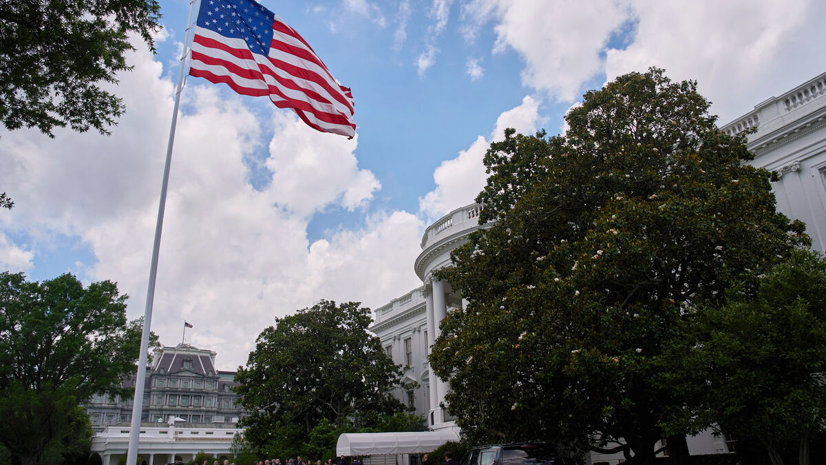 US trade deficit shrinks to