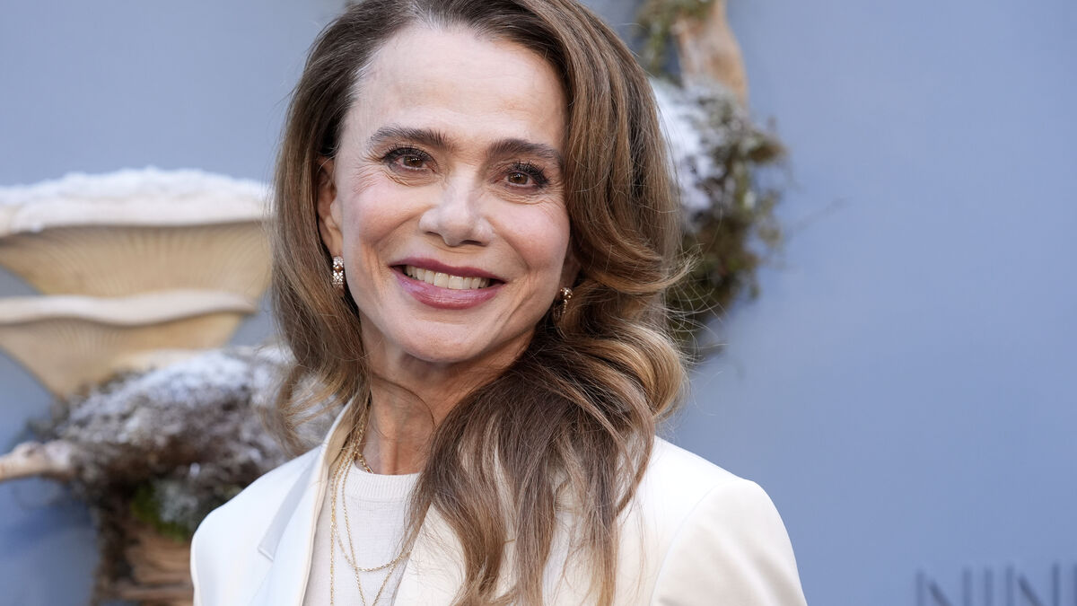 Lena Olin to Receive Lifetime