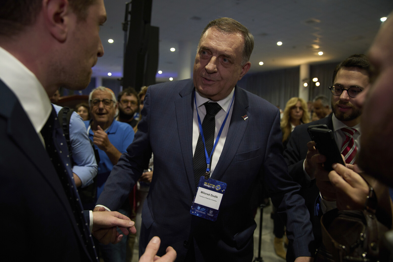 Bosnian Police Fail to Arrest