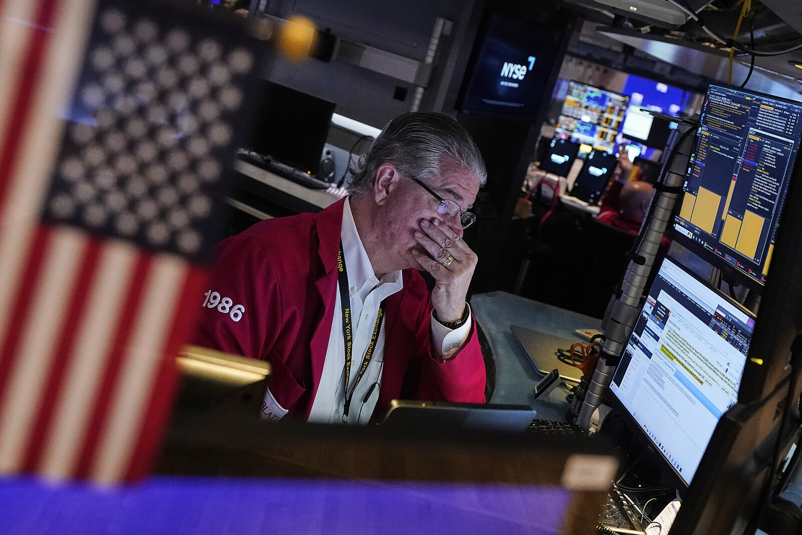 Tech Stocks Drag Down Wall Street's Major Indexes