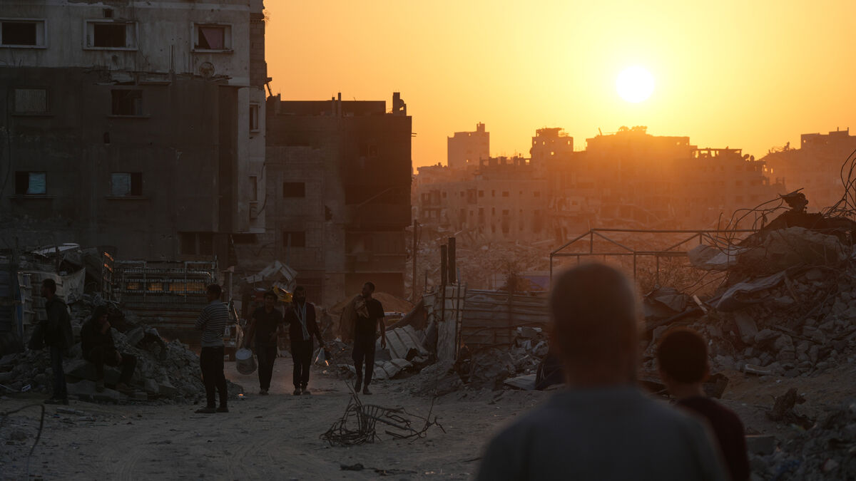 Palestinian Factions Discuss Gaza's Future in Cairo Talks