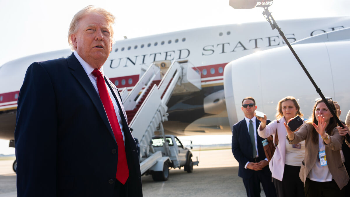 Trump flies Qatari gift plane on its maiden voyage amid safety concerns